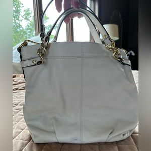 Coach white shoulder bag with light purple lining